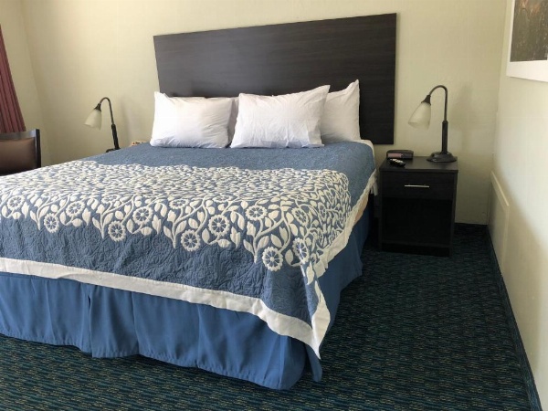 Days Inn by Wyndham South Lake Tahoe image 11